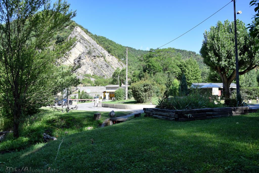 Camping Du Bourg Динь-ле-Бен Экстерьер фото